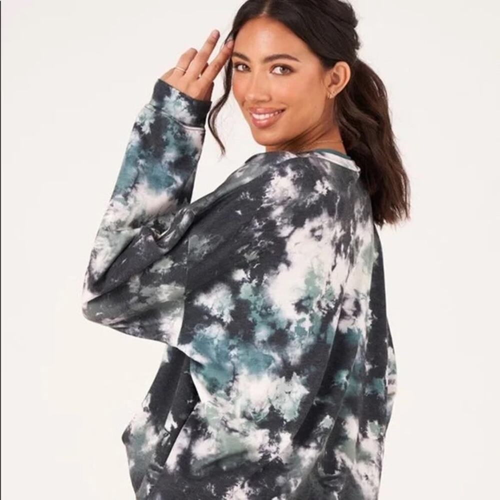 Onzie Flow Boyfriend Sweatshirt Evergreen Tie Dye High Low Comfy Cozy NWT O/S